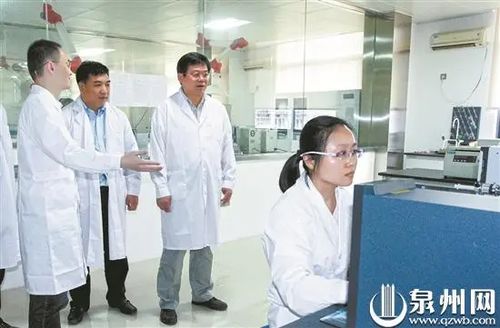 陳慶堂獲評中國農(nóng)業(yè) 鄉(xiāng)村振興十大領(lǐng)袖人物 ,多所晉江學校獲晉江鄉(xiāng)賢捐款