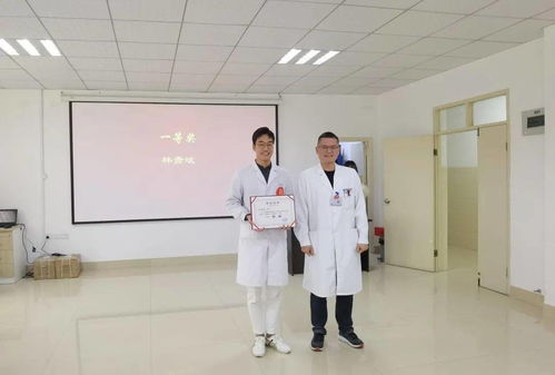 晉江市醫(yī)院成功舉辦2019級教學班心肺復蘇競賽