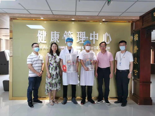 晉江市代市長王明元一行走訪慰問醫師代表