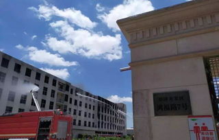 突發(fā) 晉江萬克鞋廠大火 整棟樓陷火海,現(xiàn)場濃煙滾滾......