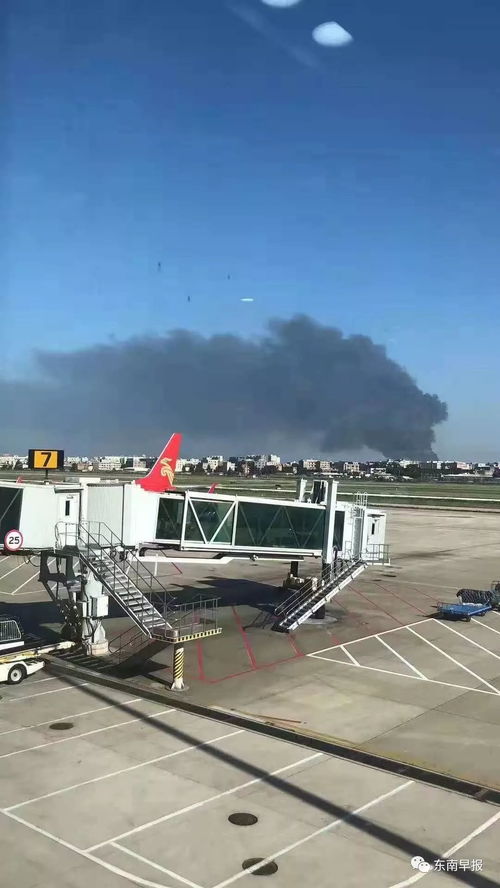 緊急 晉江一工廠突發(fā)大火,濃煙遮天 請(qǐng)讓出救援通道